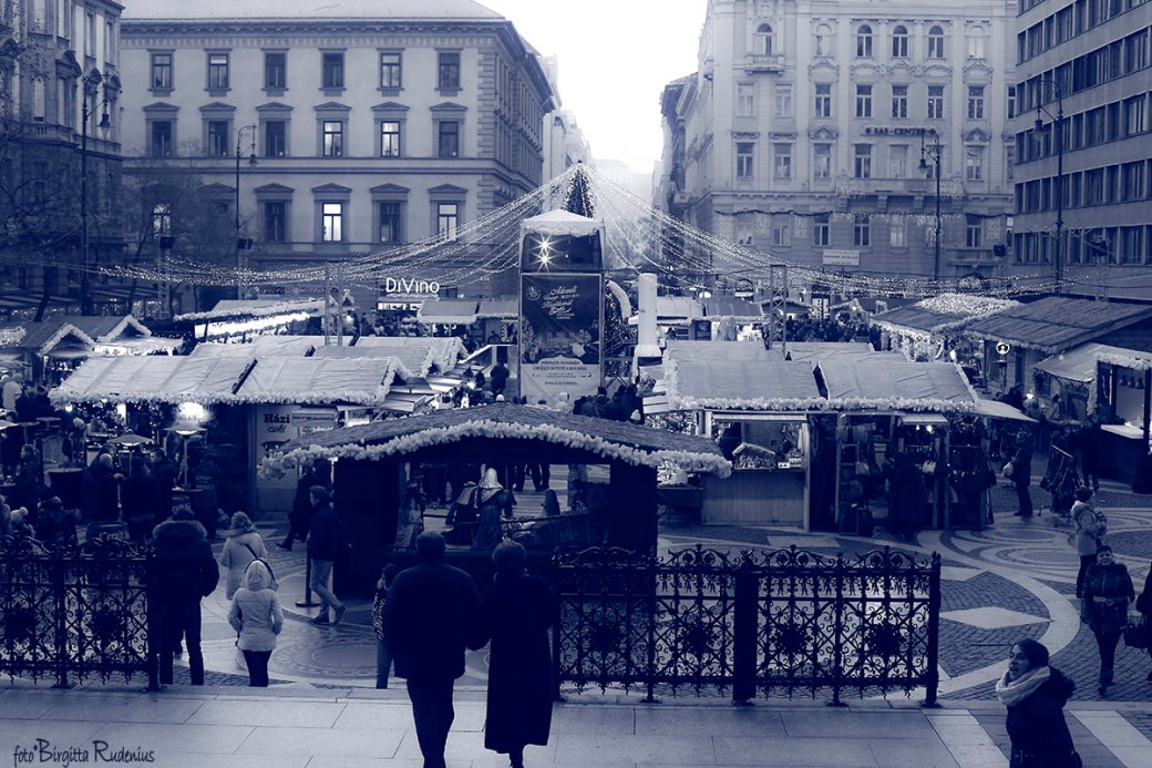 Blue Christmas Market, Budapest