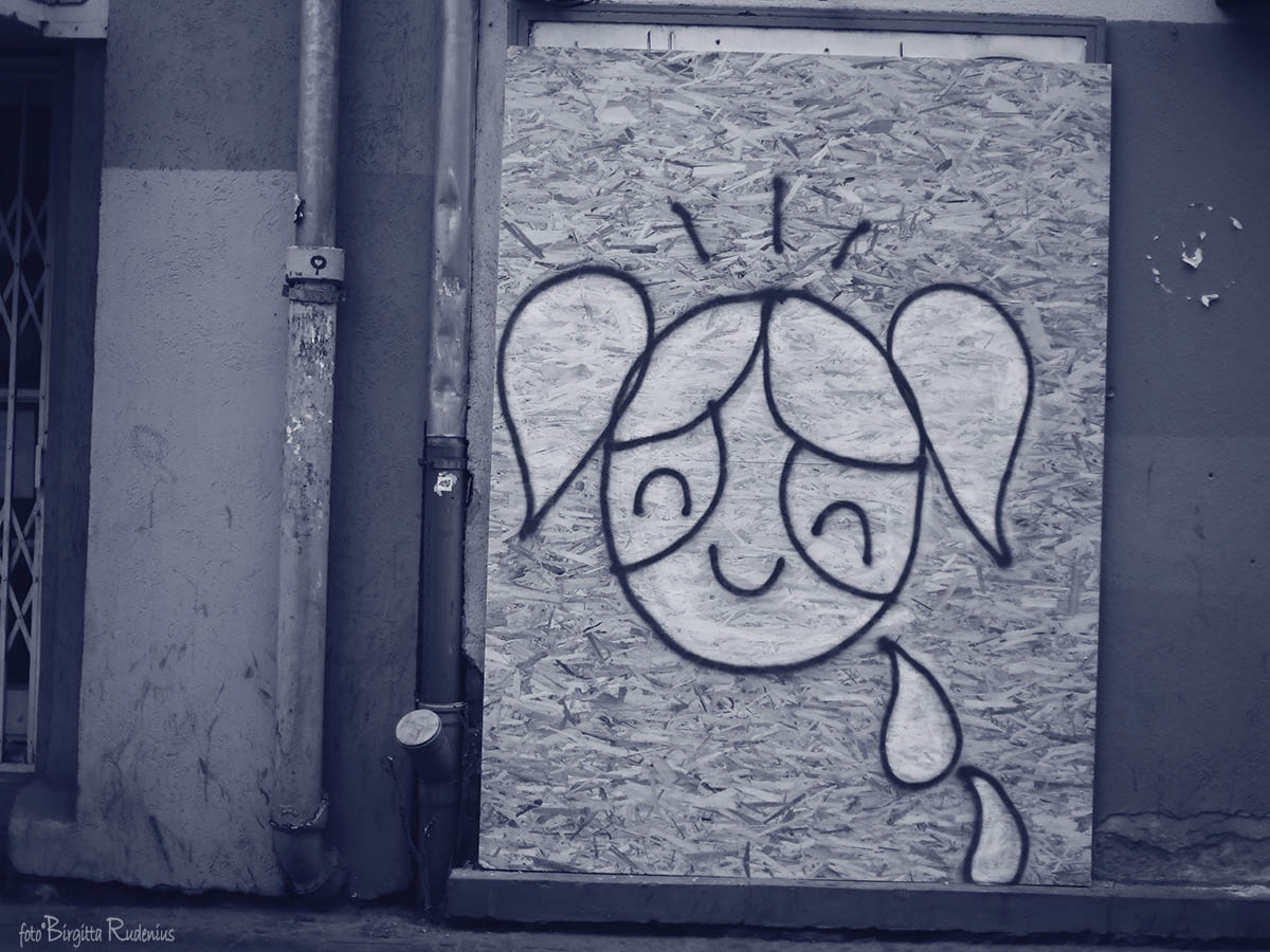 Blue Street ART - Bright Girl